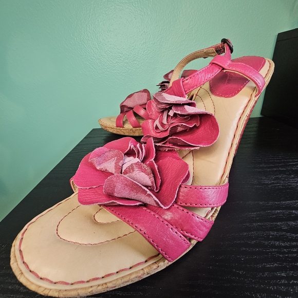 Born Shoes - Born Crown Women’s Floral Pink Leather Sandals Women's Size 10
